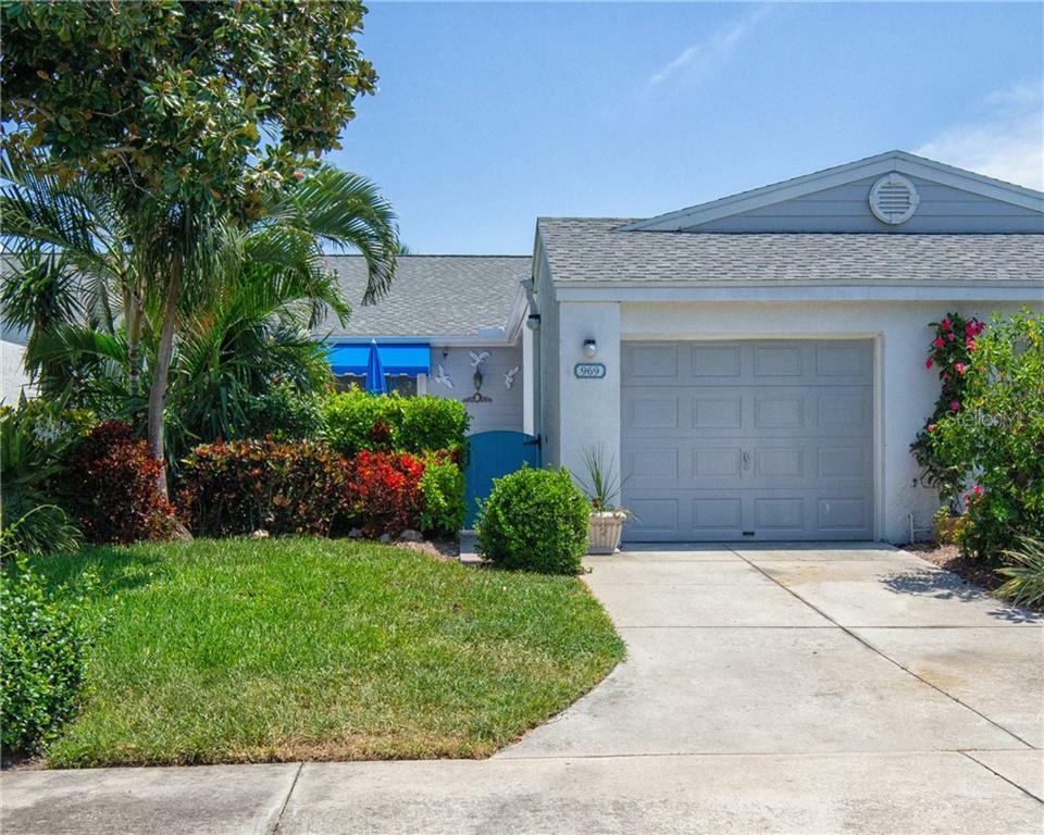 Property Photo:  969 Waterside Lane  FL 34209 