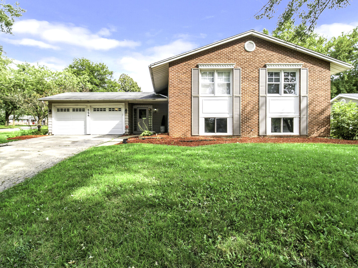Property Photo: 544 Concord Lane IL 60440