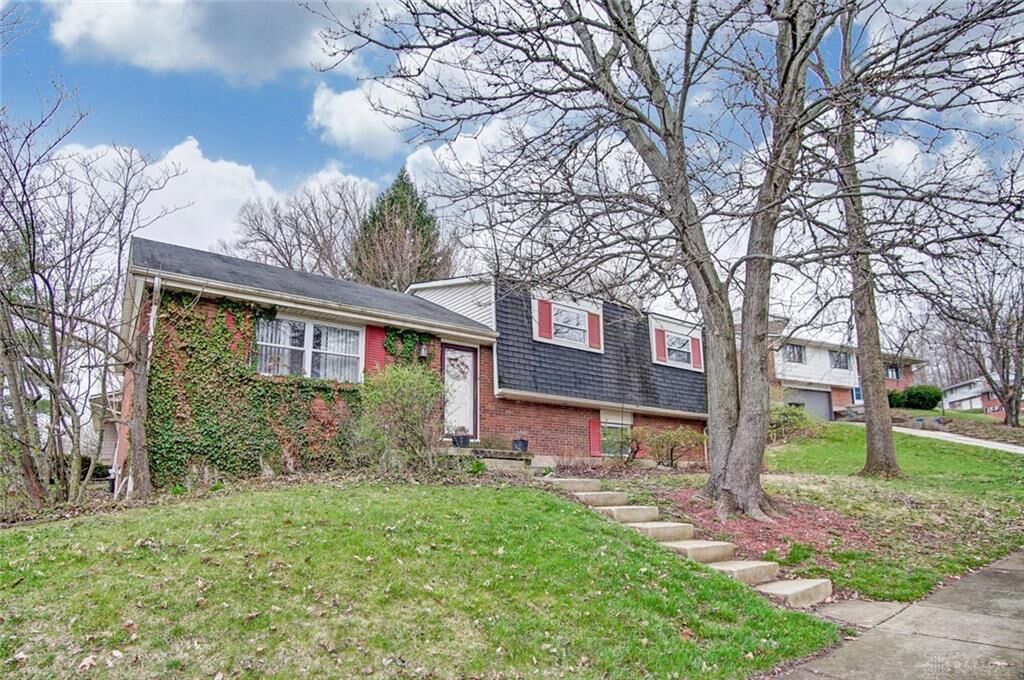 Property Photo: 632 Lincoln Green Drive OH 45449
