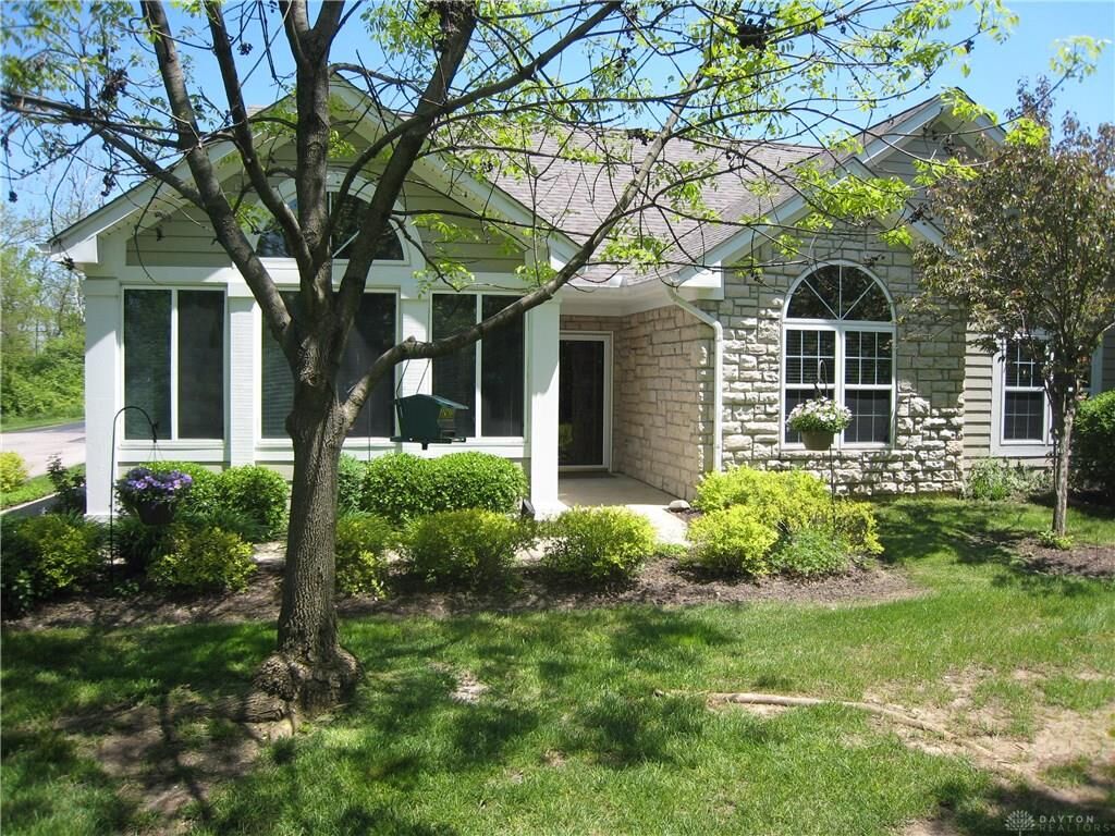 Property Photo: 1572 Turnberry Village Drive OH 45458
