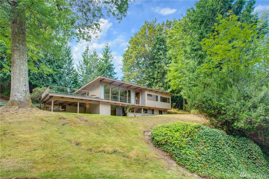 Property Photo:  10923 NE 26th Place  WA 98004 