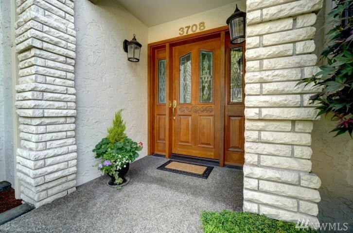 Property Photo: 3708 21st St SE WA 98374