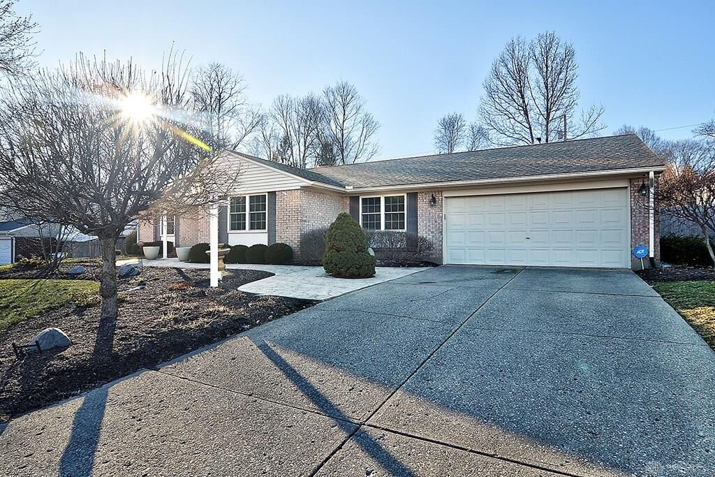Property Photo: 2089 Vemco Drive OH 45305