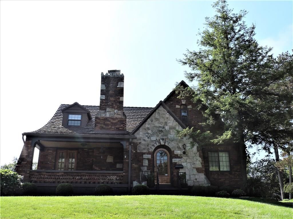 Property Photo: 258 E Melford Avenue OH 45405