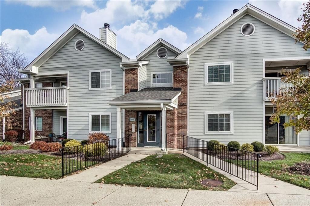 Property Photo:  6680 Wareham Court 2  OH 45459 