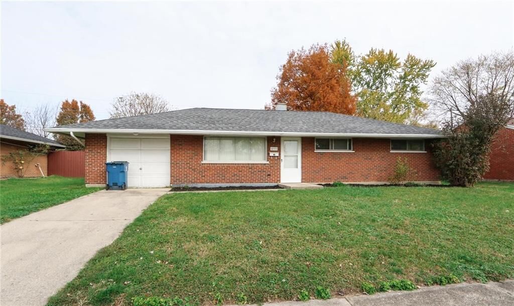 Property Photo: 4373 Lambeth Drive OH 45424