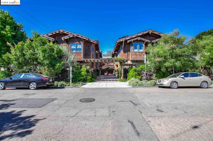 6409 Benvenue Ave  Oakland CA 94618 photo