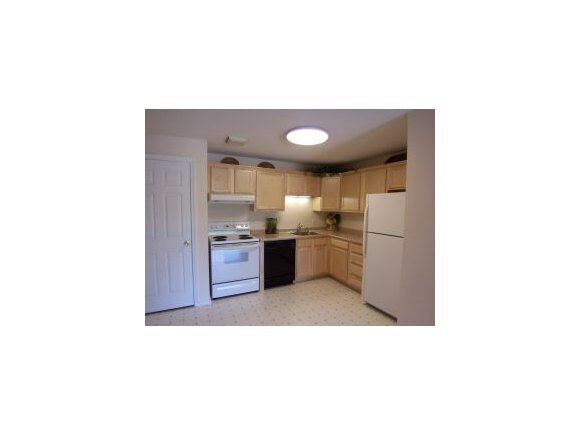 Property Photo:  3 Oak Hill Lane U322  NH 03062 