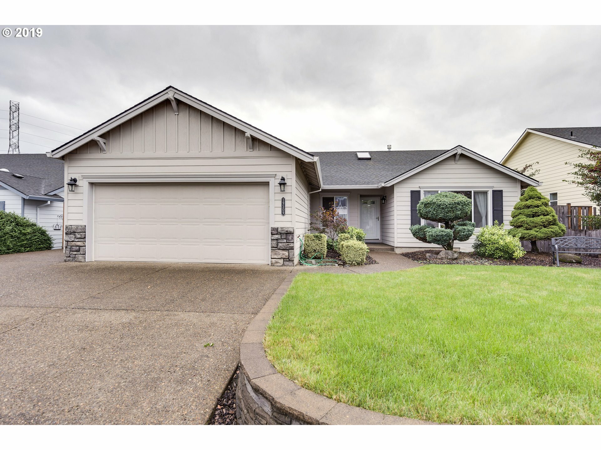 Property Photo:  19509 Silverfox Pkwy  OR 97045 