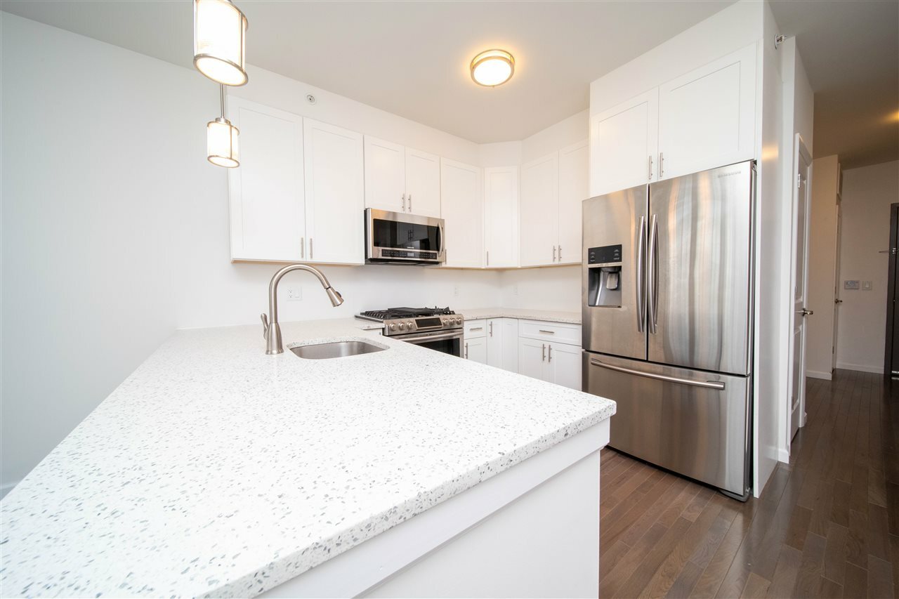 Property Photo:  850 Newark Ave 4D  NJ 07306 