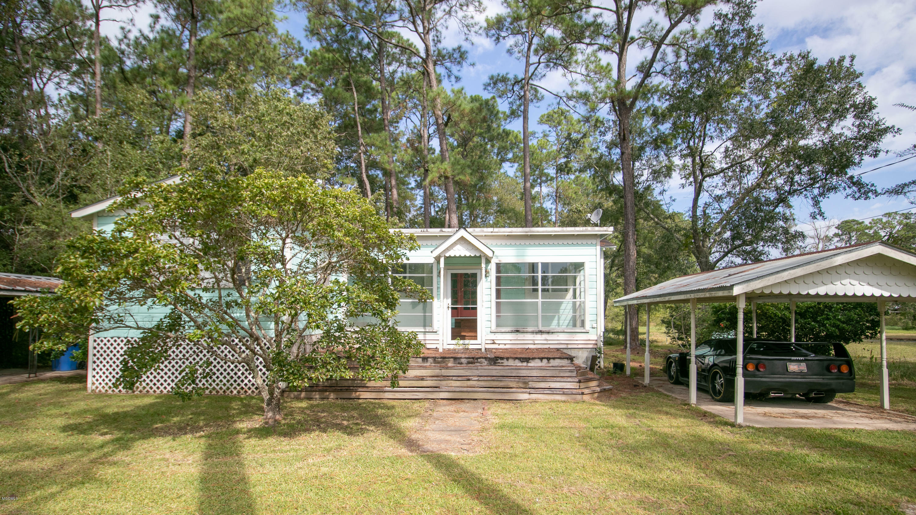 Property Photo:  6900 Ocean Springs Road  MS 39564 