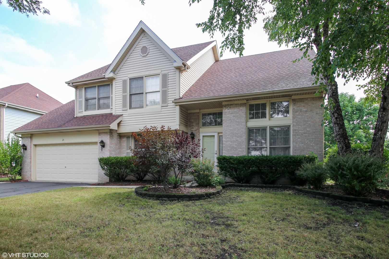 Property Photo:  21 Nicolette Avenue  IL 60173 