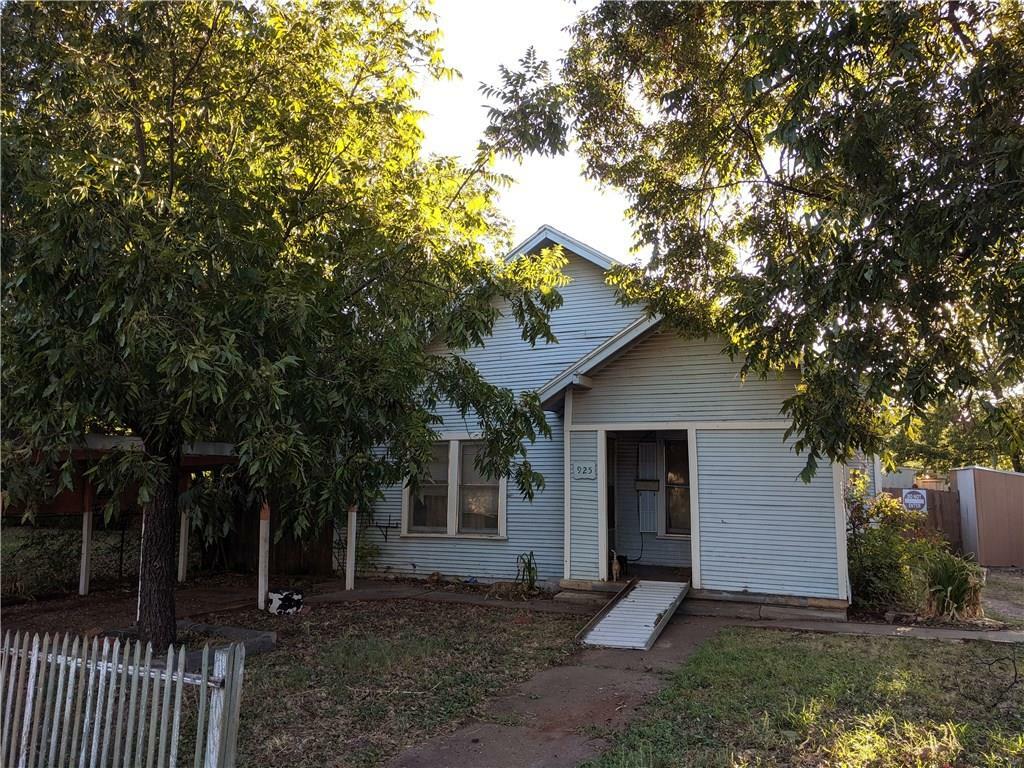 Property Photo:  925 Palm Street  TX 79602 