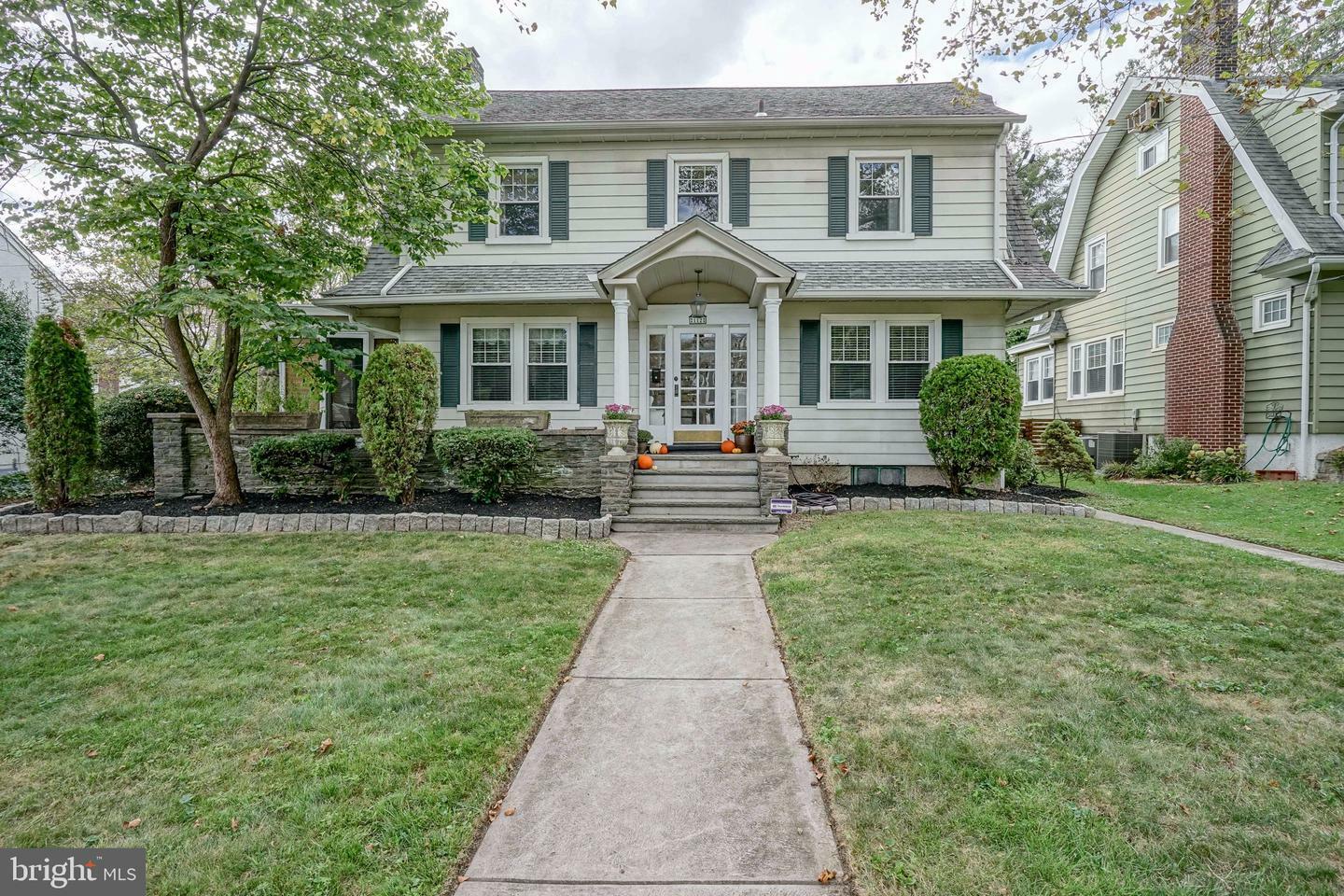 Property Photo:  112 Saint James Avenue  NJ 08109 