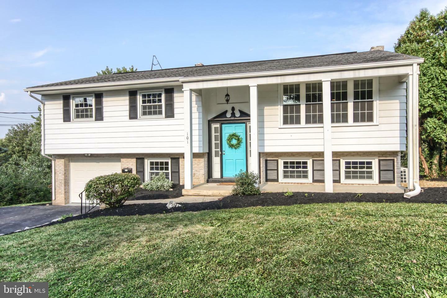 Property Photo:  101 Oak Drive  PA 17011 