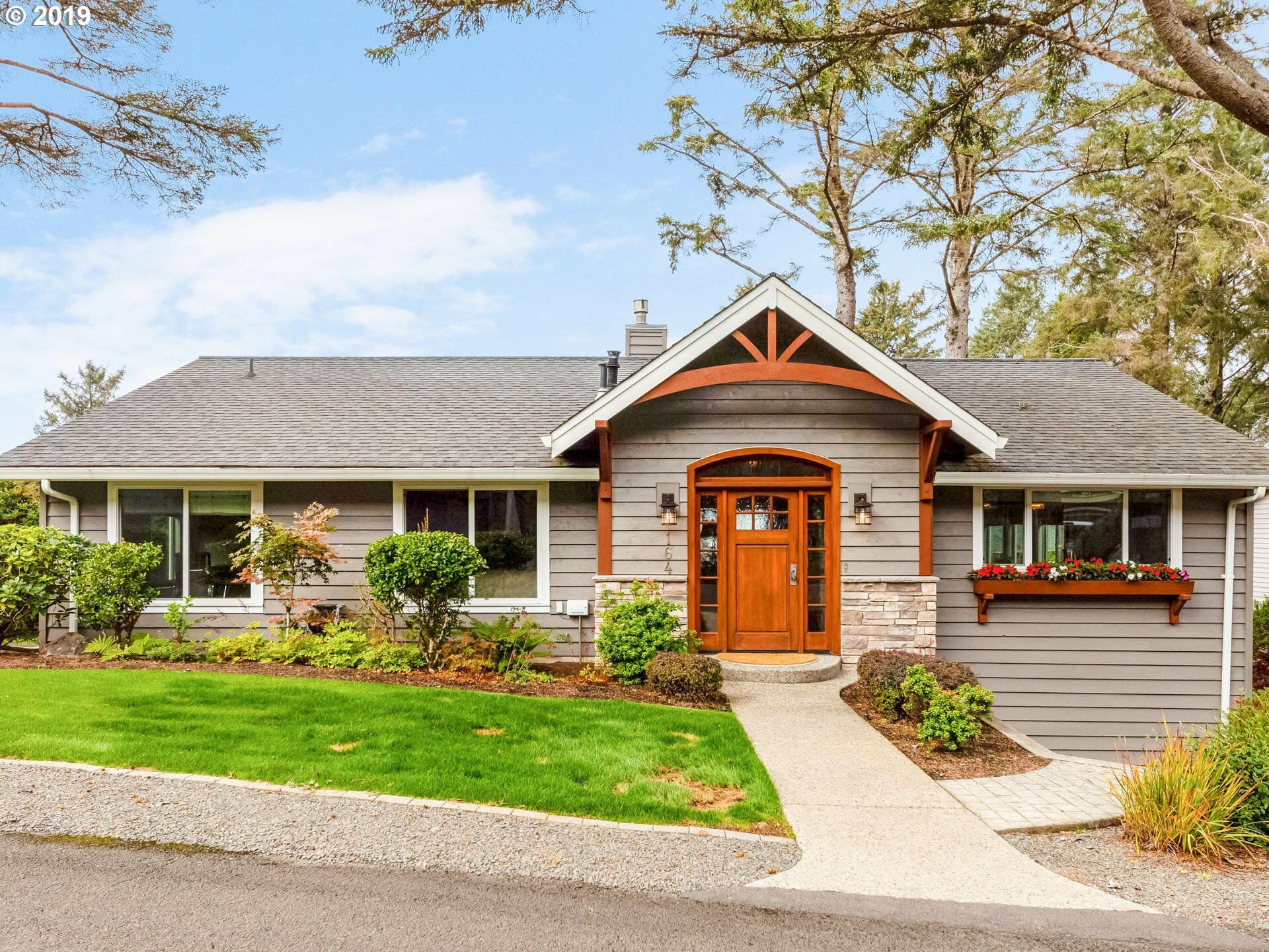 Property Photo: 164 Amber Ln OR 97110