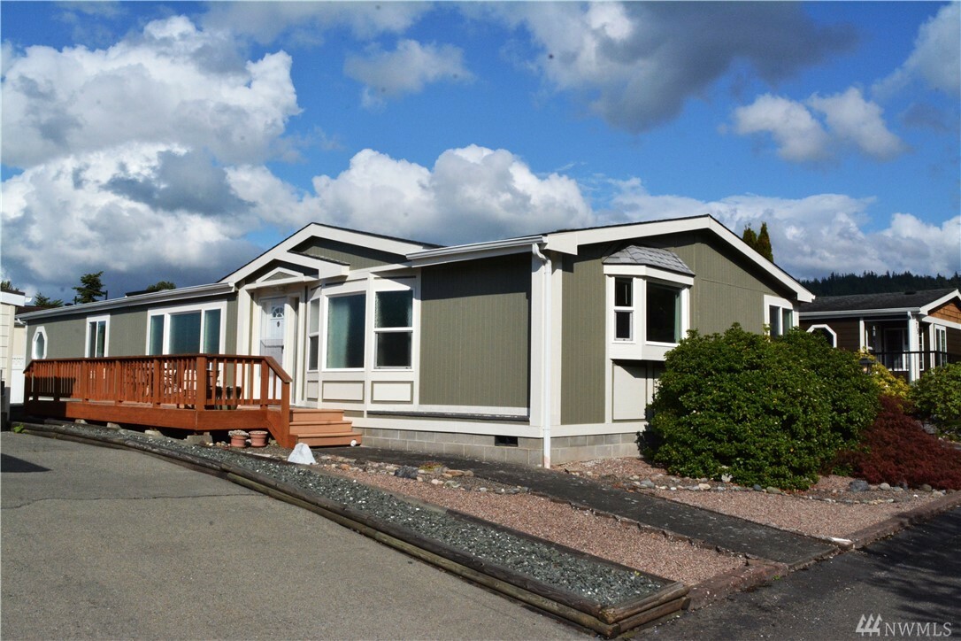 Property Photo: 2015 24th St 74 WA 98225