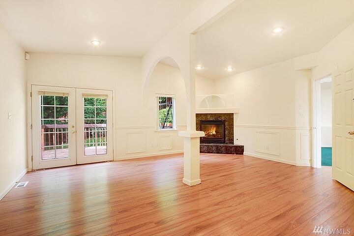 Property Photo:  509  Stevens Avenue NW  WA 98057 