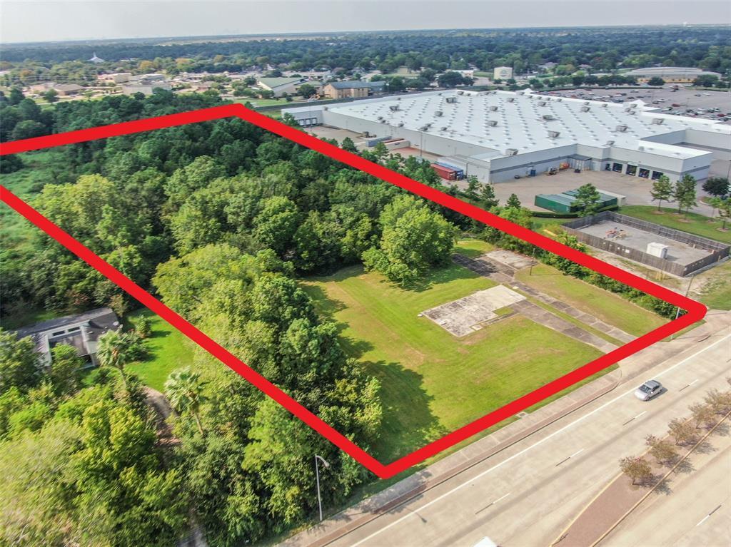 Property Photo: 3302 Dixie Farm Road TX 77581