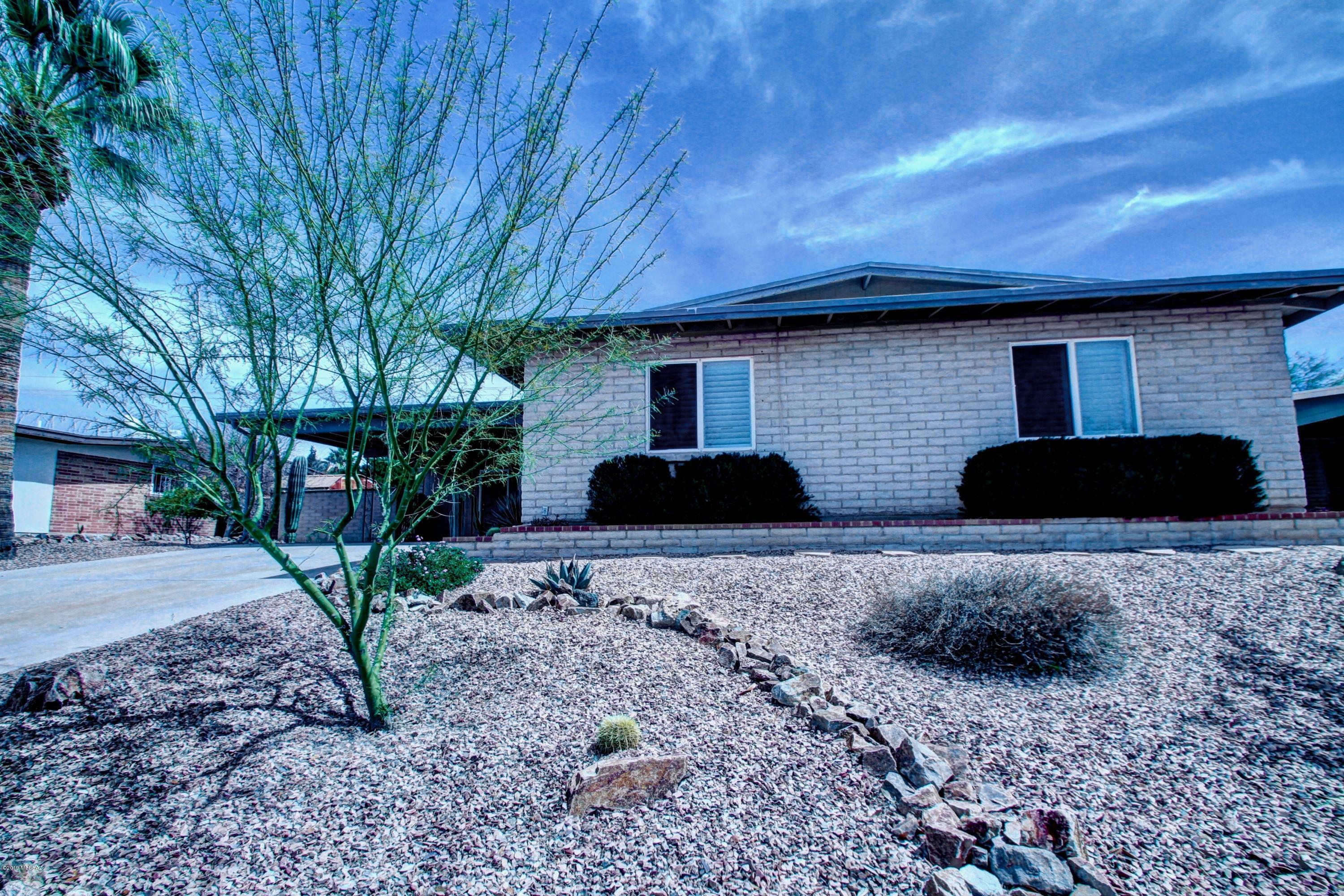Property Photo: 1741 S Palm Springs Circle AZ 85710