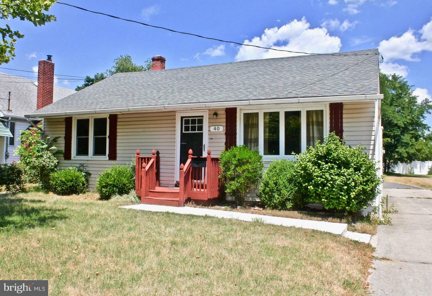 Property Photo:  40 Oriental Avenue  NJ 08070 