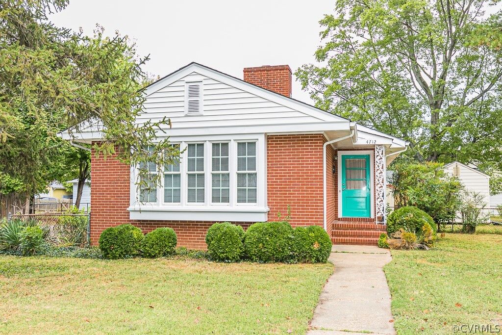 Property Photo: 4712 Grove Avenue VA 23226