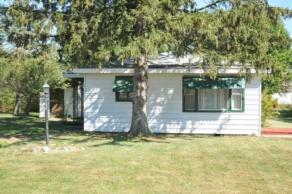 Property Photo:  506 White Drive  IN 47384-1231 