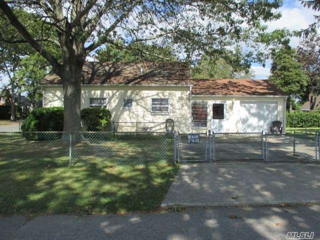 394 S 5th Street  Lindenhurst NY 11757 photo