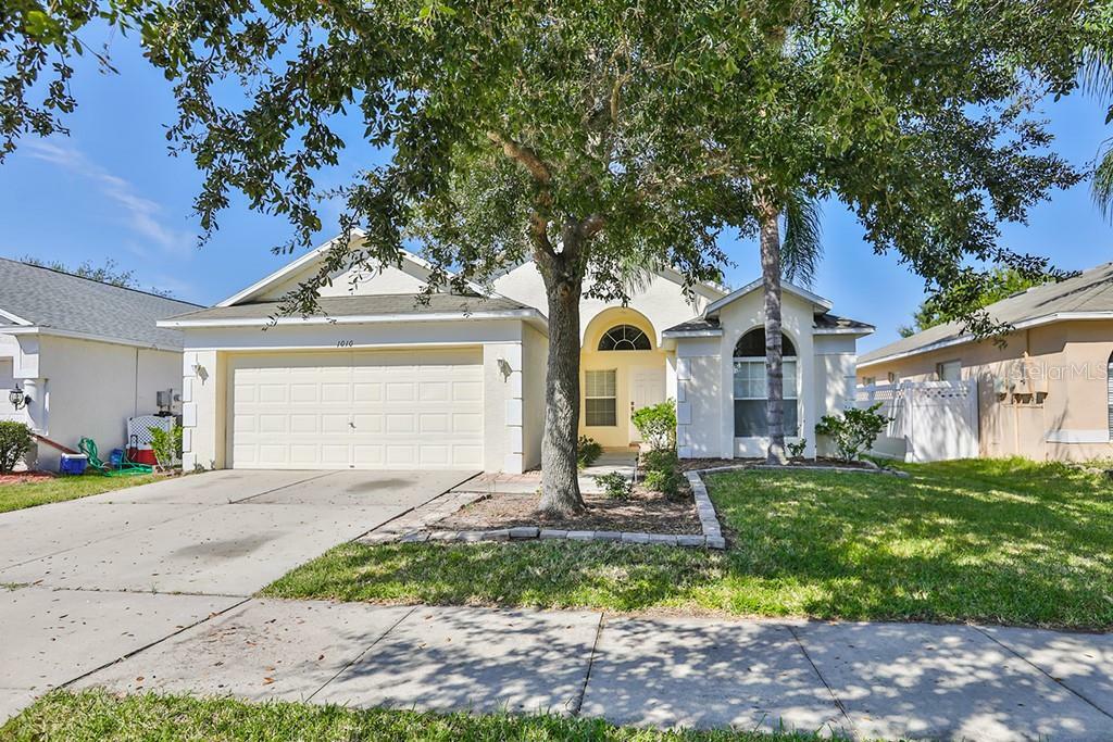 Property Photo:  1010 Cristelle Jean Drive  FL 33570 