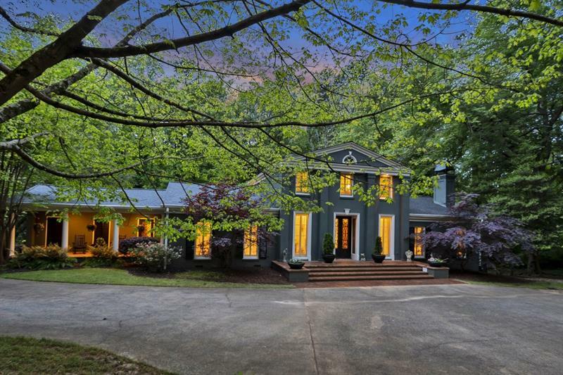 Property Photo: 667 Hampton Place 30064