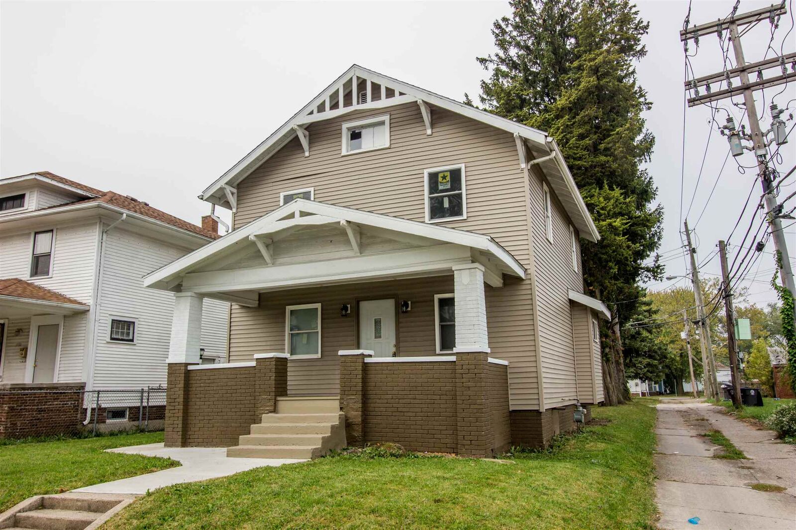 Property Photo:  2718 Euclid Avenue  IN 46806-3835 