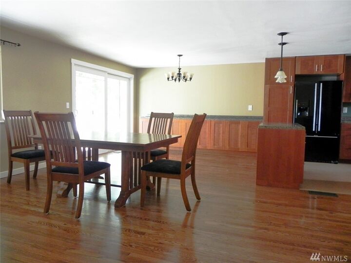 Property Photo:  118 153rd Place SE  WA 98007 