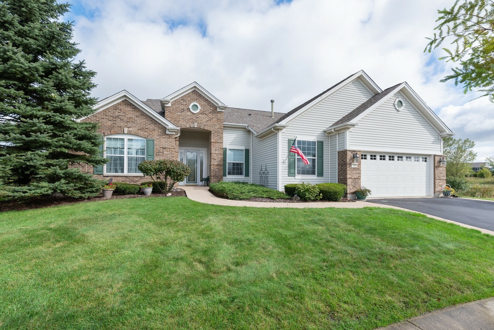 Property Photo: 12668 Riverview Court IL 60142