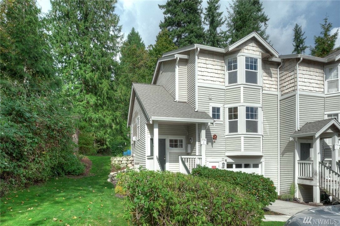 Property Photo:  17704 NE 96th Wy 1  WA 98052 