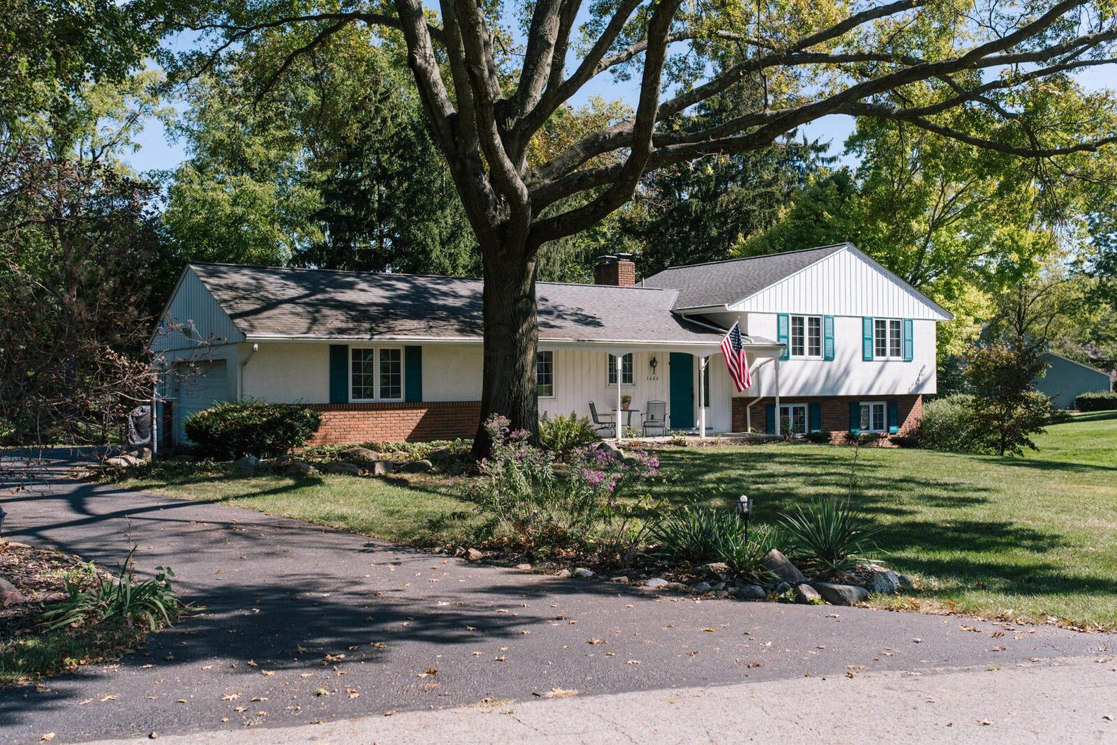 Property Photo:  1266 Southport Circle  OH 43235 
