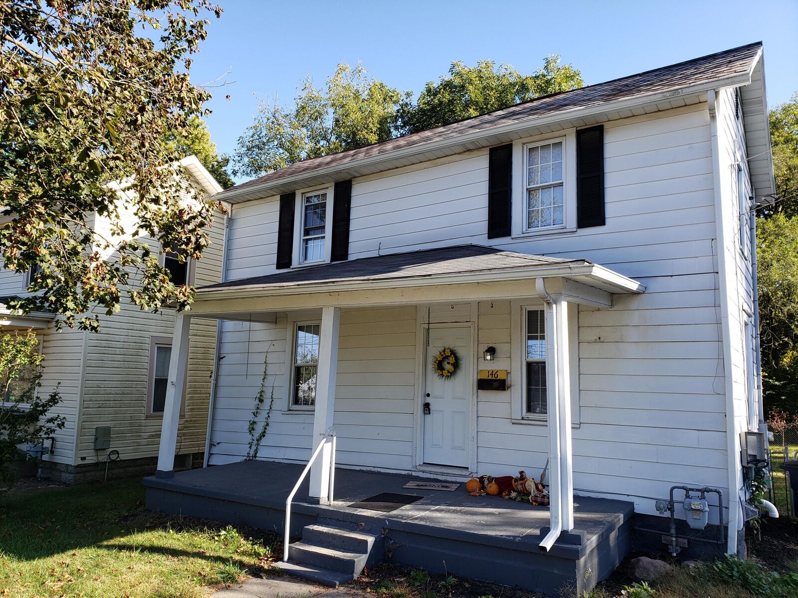 Property Photo: 146 S Roosevelt Avenue OH 43130