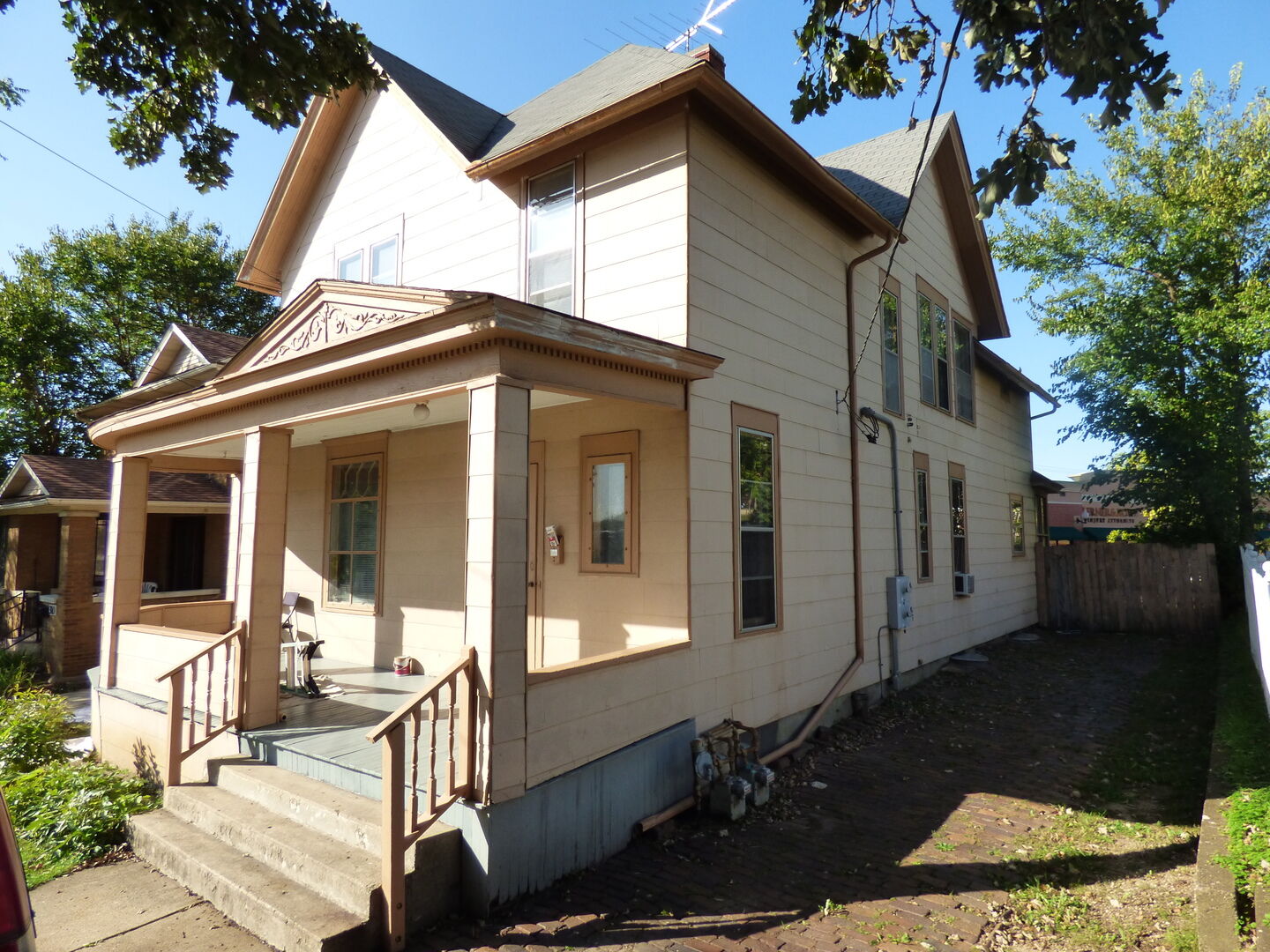 Property Photo: 314 Park Street IL 60120