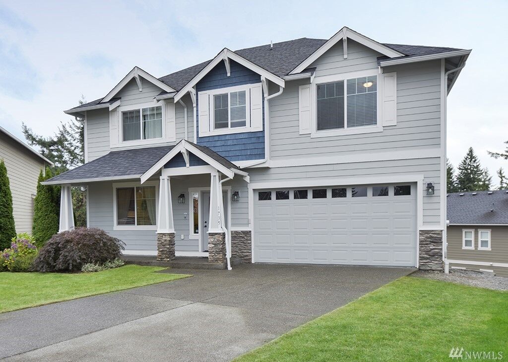 Property Photo: 1735 Queen Court NE WA 98056