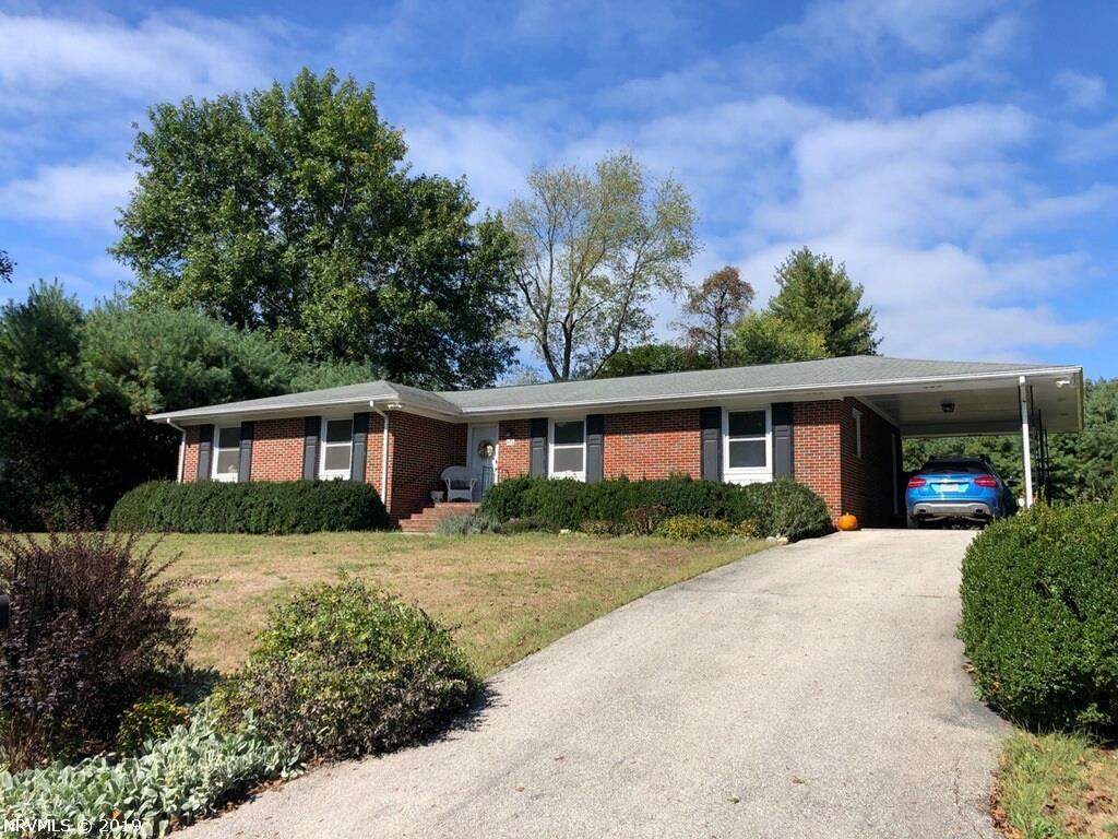 Property Photo: 856 Hutcheson Drive VA 24060