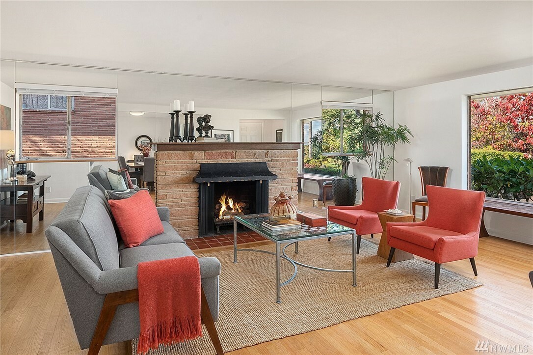 Property Photo:  2515 S Raymond St  WA 98108 