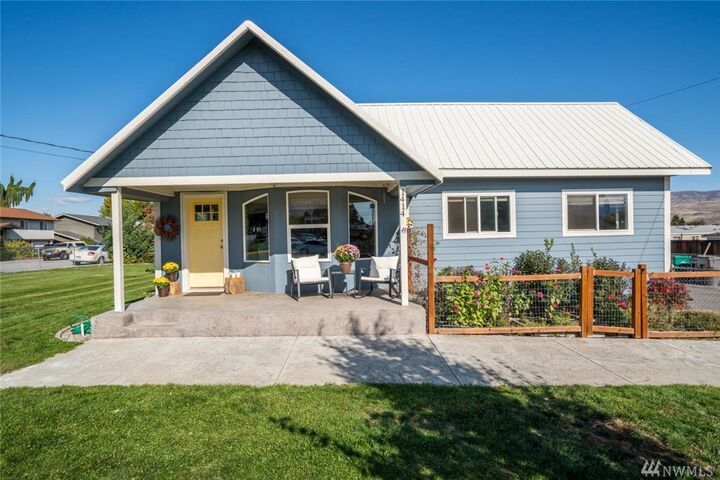 Property Photo:  1414  9th Street  WA 98801 