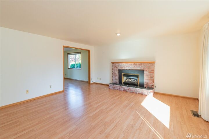 Property Photo: 335 Park Place WA 98264