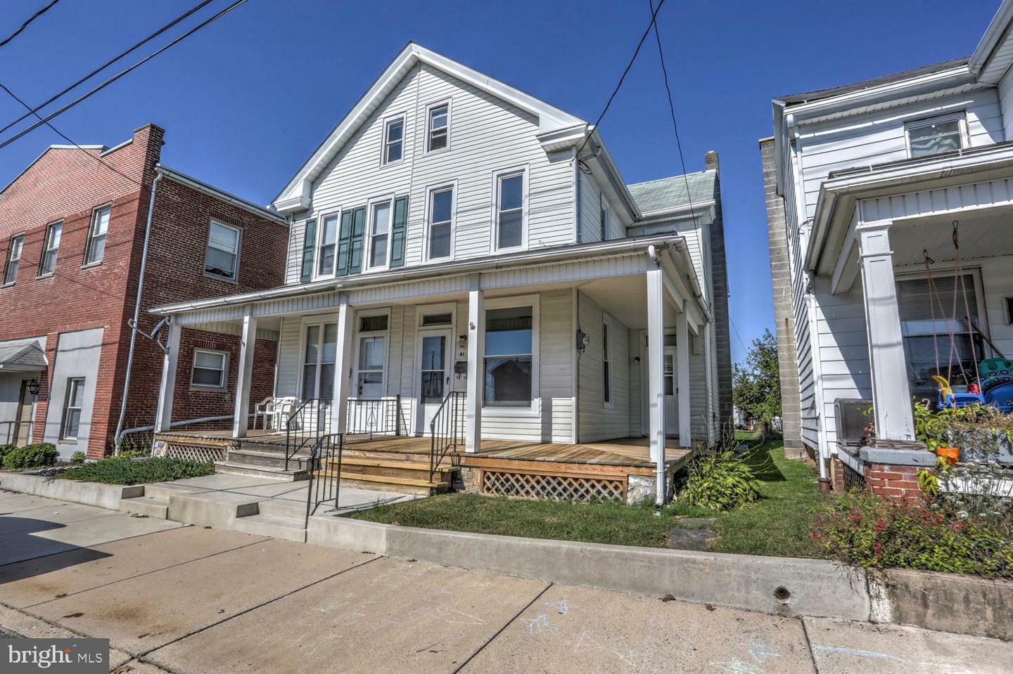 Property Photo: 41 E Park Street PA 17022