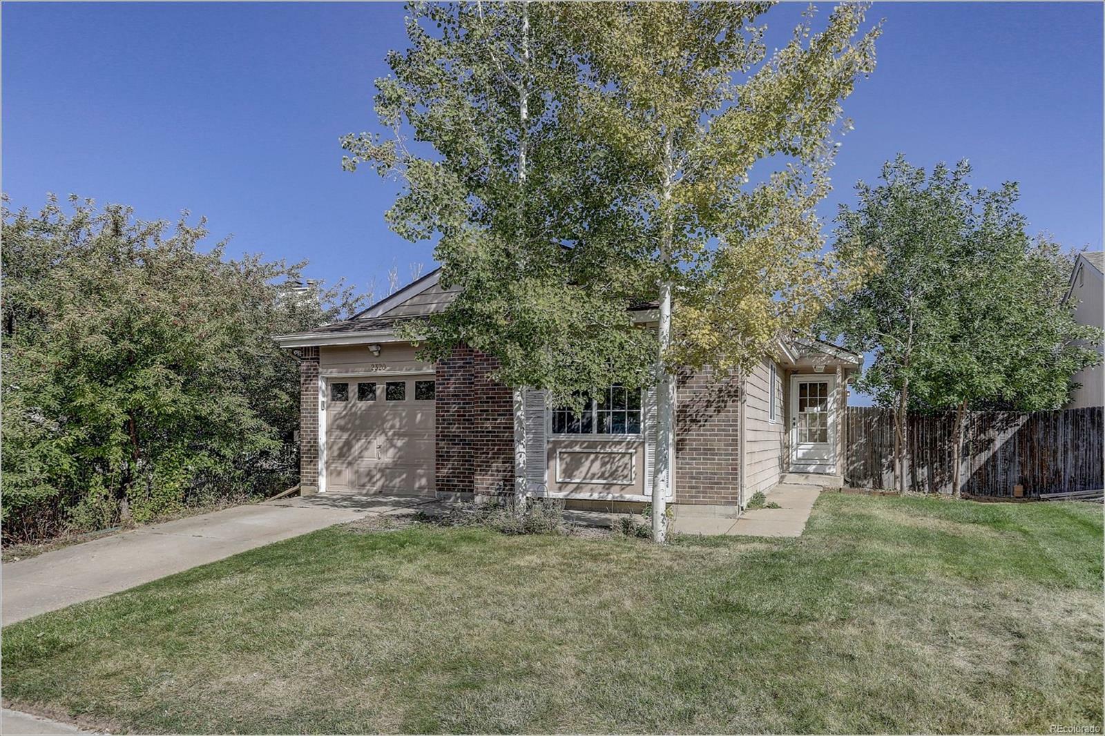 Property Photo:  2320 E Cherrywood Drive  CO 80026 