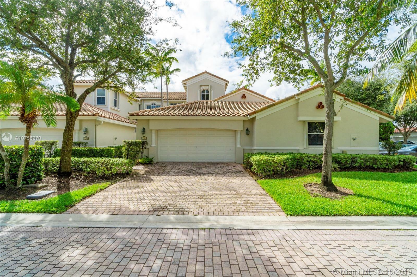 Property Photo: 1364 Harbor Vw W 1364 FL 33019
