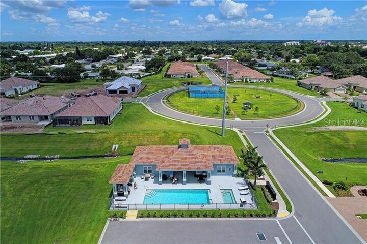 Property Photo: 7001 Vista Bella Drive FL 34209