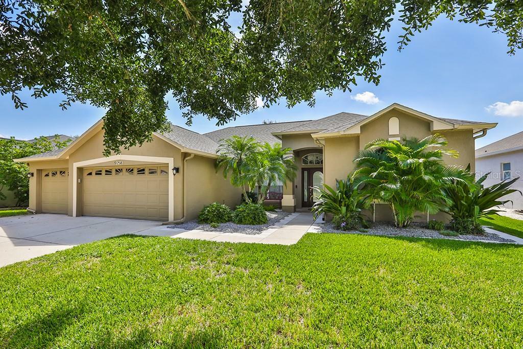 Property Photo:  9258 Estate Cove Circle  FL 33578 