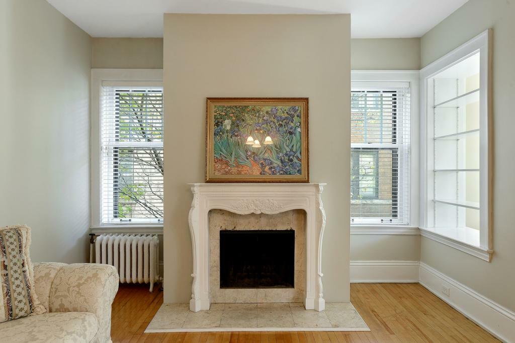 Property Photo:  1913 Dupont Avenue S 1  MN 55403 