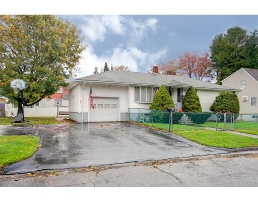 Property Photo: 122 Kenberma Rd MA 01604