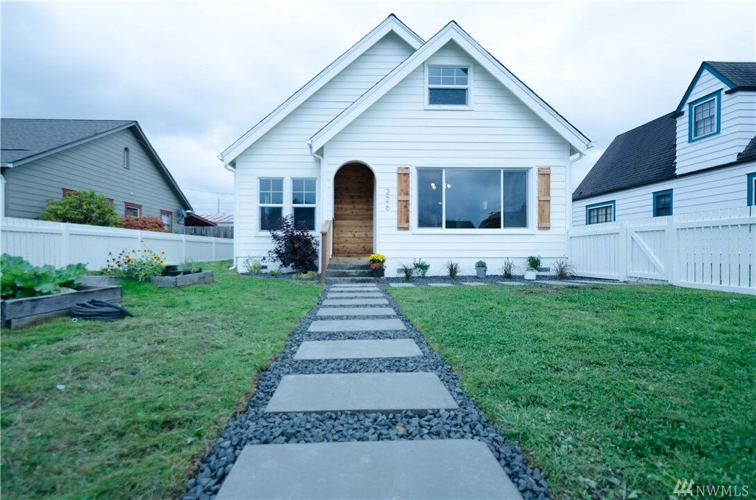 Property Photo: 226 N Main Street WA 98563